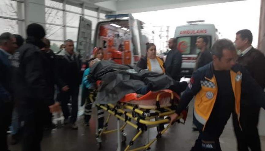 Üvey kardeşler kavgada birbirini bıçakladı: 4 yaralı