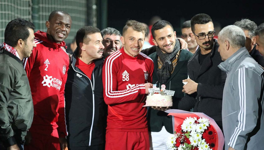 Sivasspor kaptanı Ziya Erdaldan şampiyonluk açıklaması