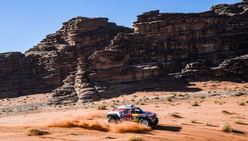 Dakar Rallisi’nde Carlos Sainz liderliği ele geçirdi