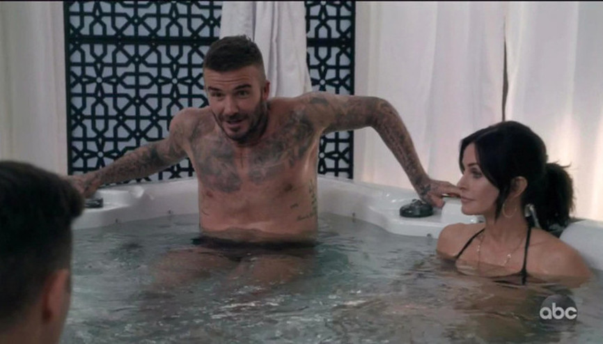 David Beckham jakuzide: Ama yanında Victoria yok