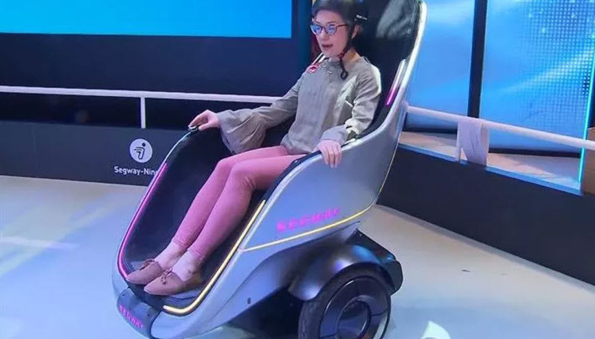 Segway, bu kez kendi tekerlekli koltuğunu yaptı Segway, bu kez kendi tekerlekli koltuğunu yaptı