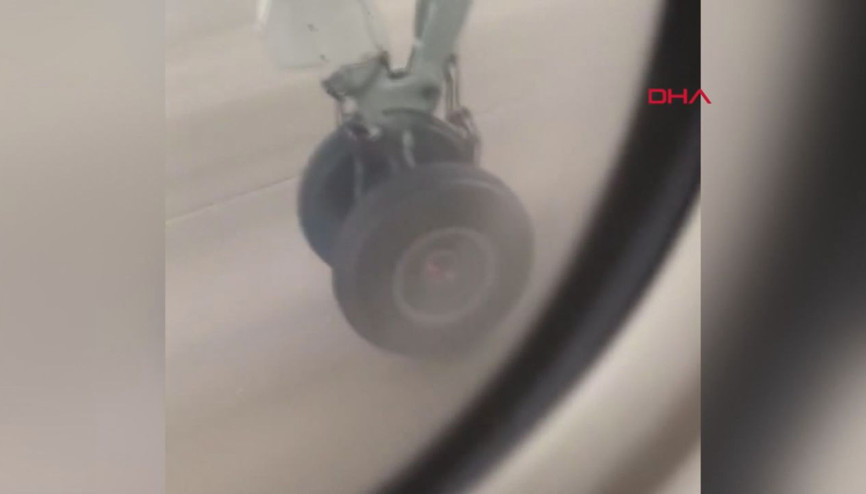 Uçağın iniş takımlarındaki tekerlek böyle düştü