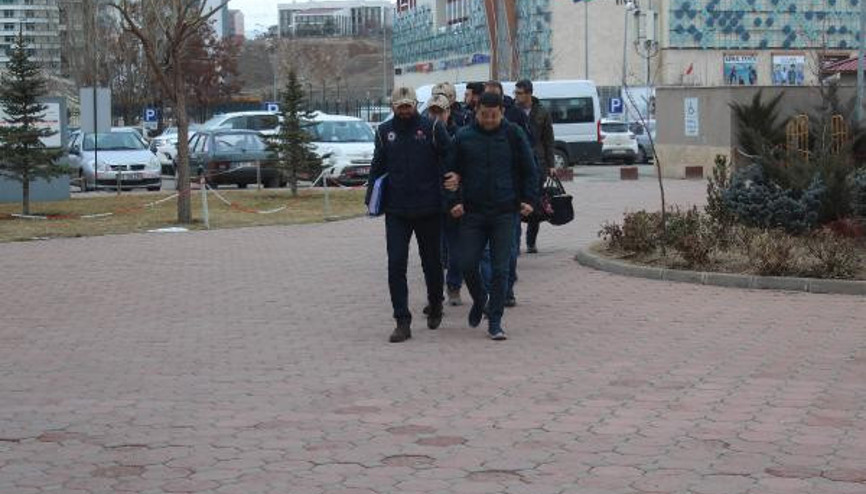 Sivas merkezli FETÖnün askeri yapılanmasına yönelik operasyon: 5 gözaltı