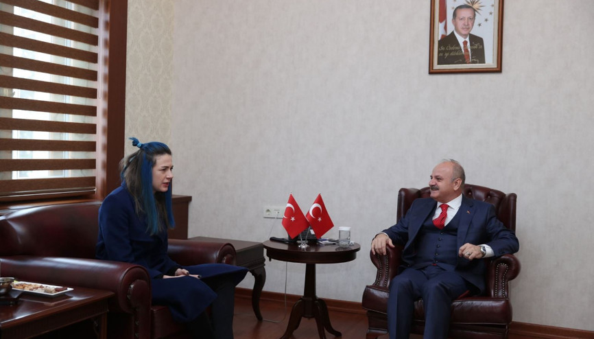 Vali Çakacak, Milli Voleybolcu Meryem Boz’u kabul etti