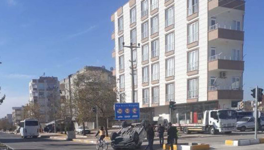 Adıyamanda otomobil takla attı: 2 yaralı
