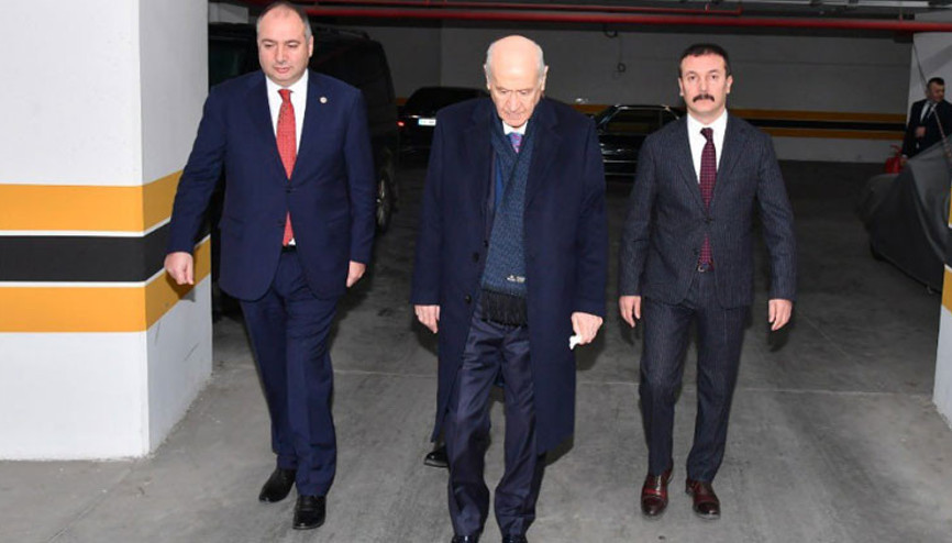 Bahçeliden sürpriz hediye Ömrüm boyunca gururla mahfuz tutacağım Bahçeliden sürpriz hediye Ömrüm boyunca gururla mahfuz tutacağım