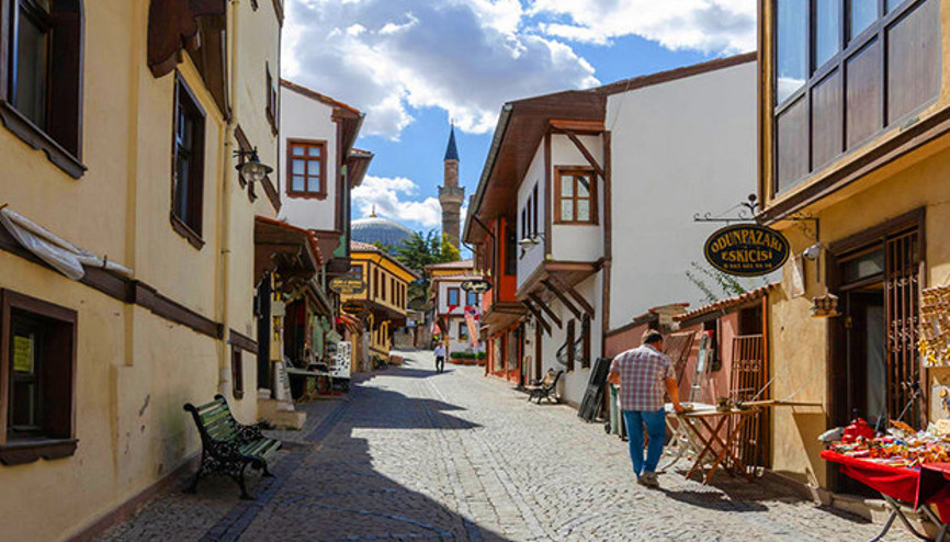 Ne trafik var ne de gürültü, her yer sessiz sakin...