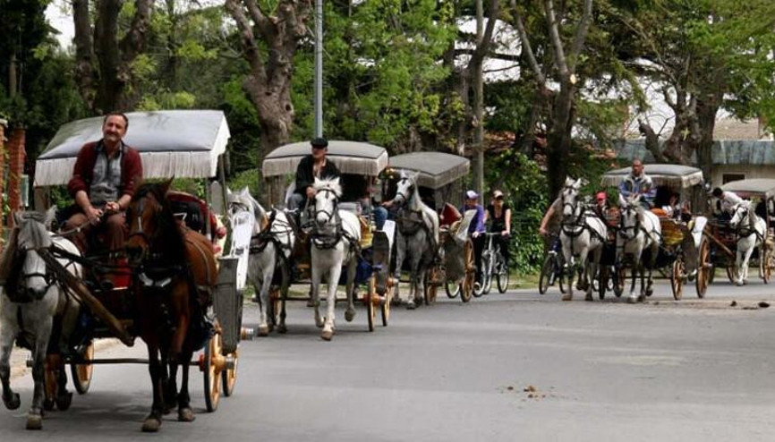 Erdem Gül, Adalardaki yeni sistemi anlattı: 14-15 kişilik elektrikli araçlar çalışacak