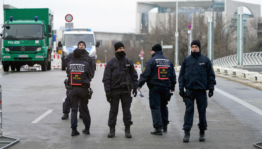 4 bin polis Berlin’de
