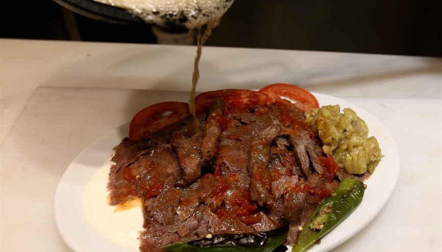 İskender Kebapın suçu ne Korsanı tağşiş yaparken yakalandı, gerçek marka sahibi ne yapacağını şaşırdı