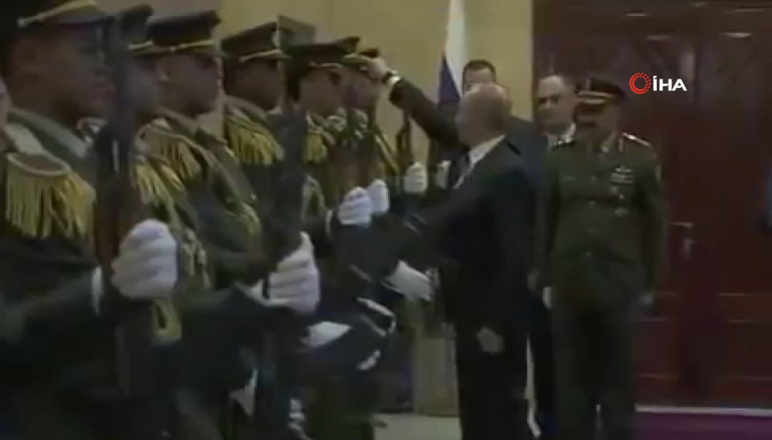 Rus lider Putinden Filistinli askere jest Rus lider Putinden Filistinli askere jest