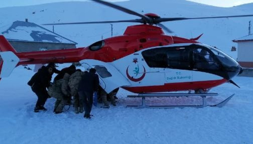 Su şebekesini açmaya giden köylülerin üzerine çığ düştü: 1 ağır yaralı