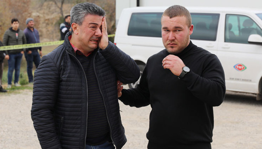 İki kardeş gözyaşları içinde izledi
