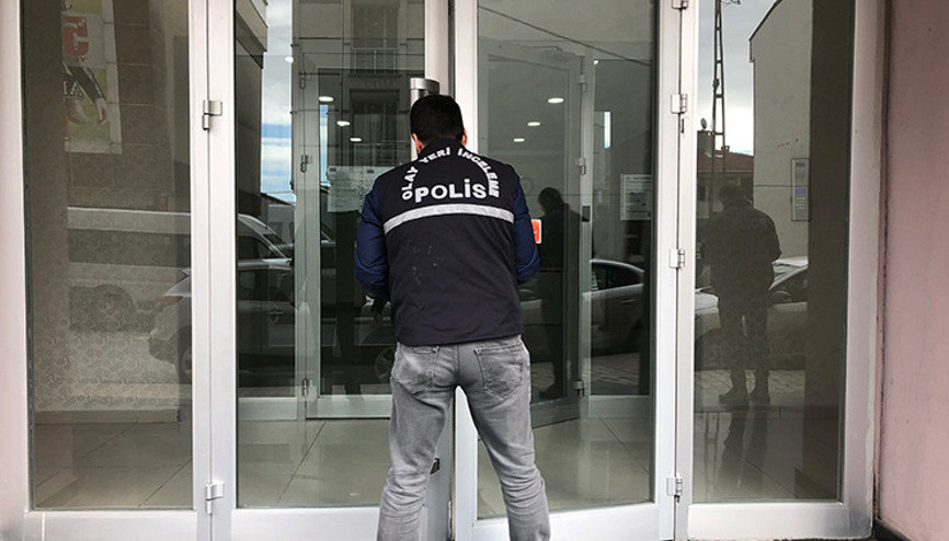 Esenyurttaki sitede kadın cesedi bulundu