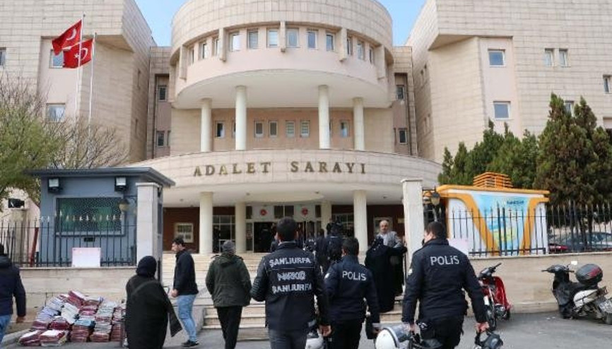Şanlıurfada 4 kız öğrenciye cinsel istismar iddiası Öğretmen ve berber tutuklandı