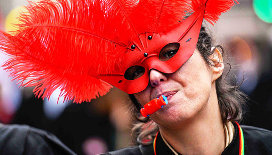 Fransa’da bu kez avukatlar sokağa çıktı