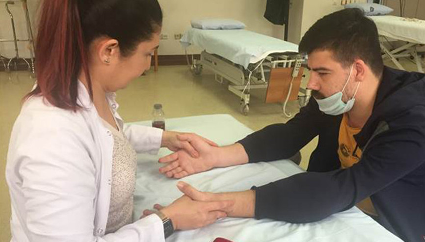 Çift kol nakilli Yusuf’un duyu eğitimleri başladı Çift kol nakilli Yusuf’un duyu eğitimleri başladı