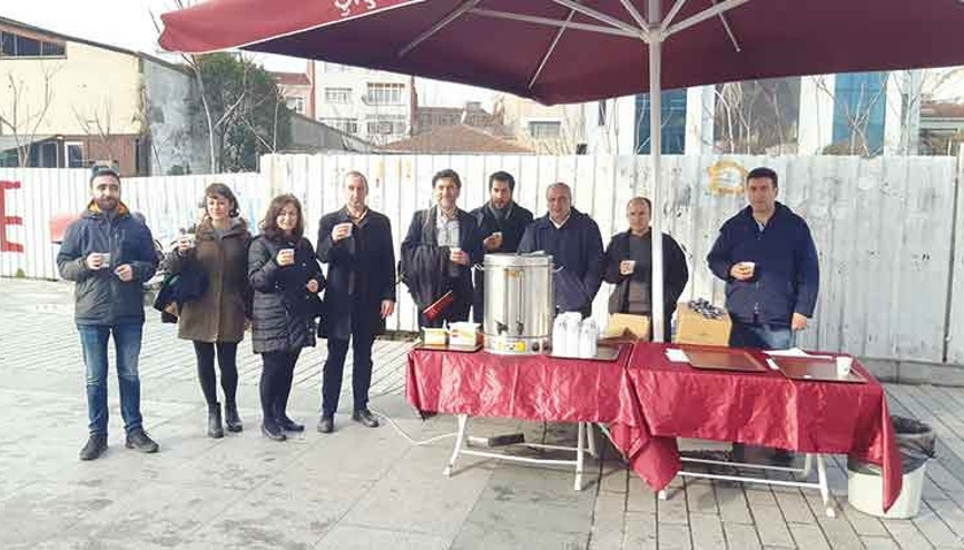 Adliyede çaylar avukatlardan