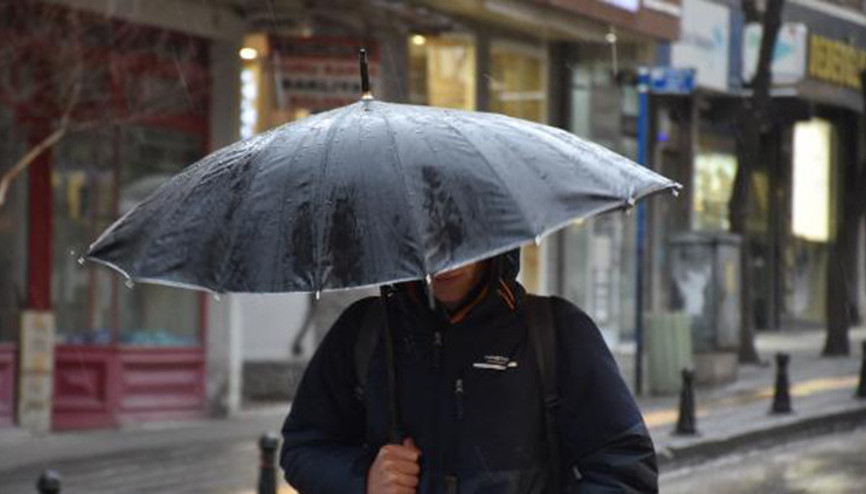 Meteoroloji’nin turuncu alarmla uyardığı Edirne’de, yağmur etkili oluyor
