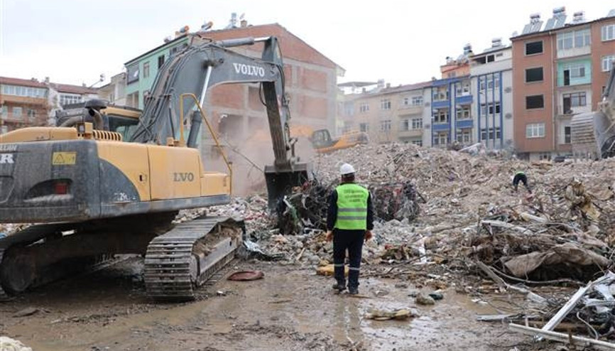 Son dakika haberler... Elazığda okulların açılma tarihi ertelendi