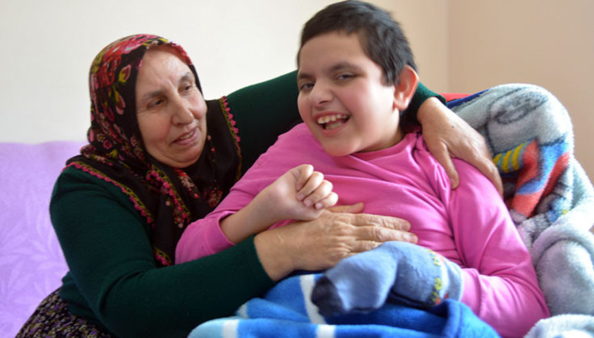 Anne ve babası terk etti... Babannesi gözü gibi bakıyor Anne ve babası terk etti... Babannesi gözü gibi bakıyor