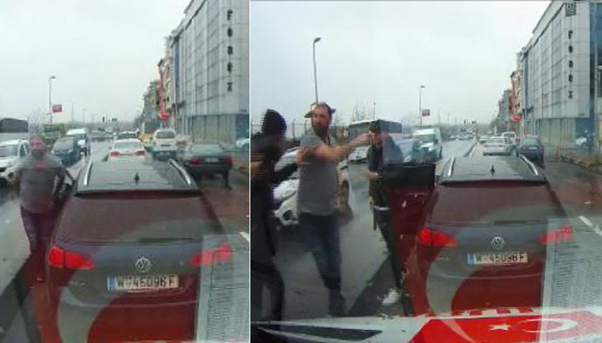 İstanbul trafiğinde pes dedirten görüntü Magandalar ambulansa saldırmaya çalıştı