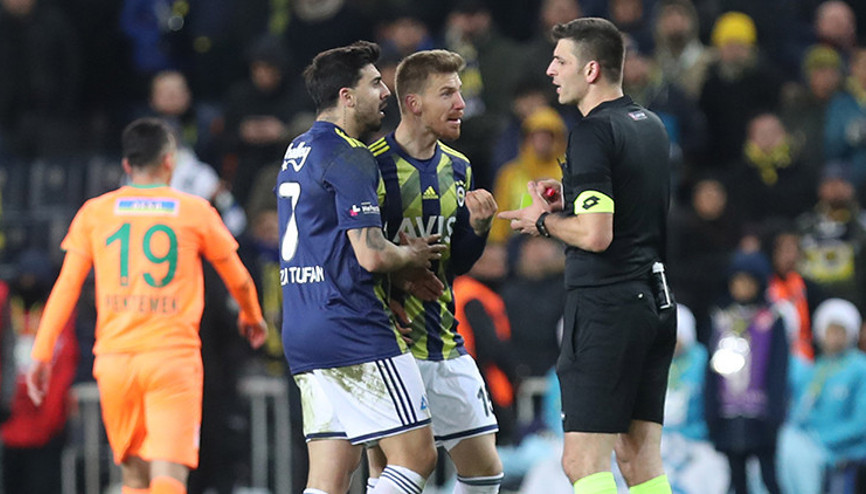Fenerbahçe - Alanyaspor maçının olaylı hakemi Ümit Öztürk için suç duyurusu