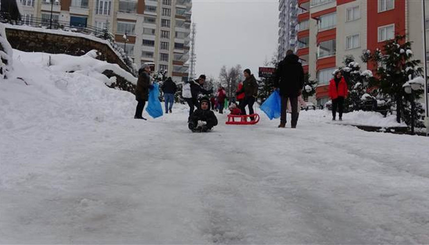 Trabzonda okullar yarın da tatil