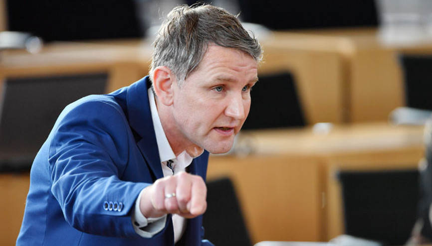 Merkel hakkında suç duyusunda bulunacak