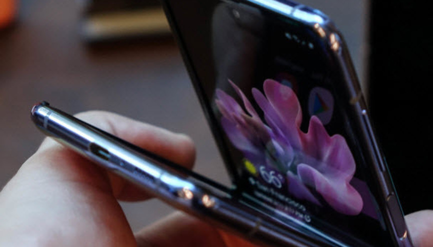 Samsung yeni telefonlarını ortaya çıkardı Görüntüsü şaşırtıyor...