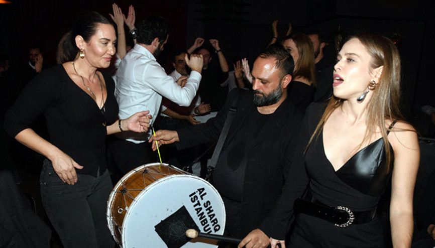 Seksenler ekibinden davul şov