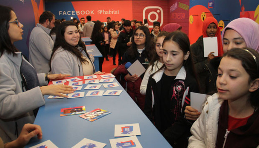 Facebooktan ebeveynlere güvenli internet için öneriler