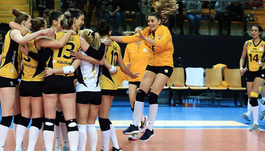 VakıfBank, Fenerbahçeyi devirdi ve liderliğini sürdürdü
