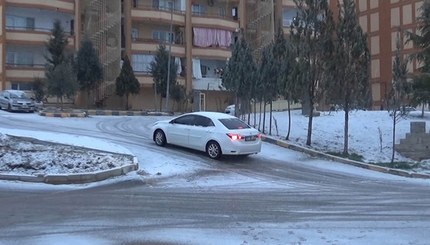 Kiliste yollar buz pistine döndü