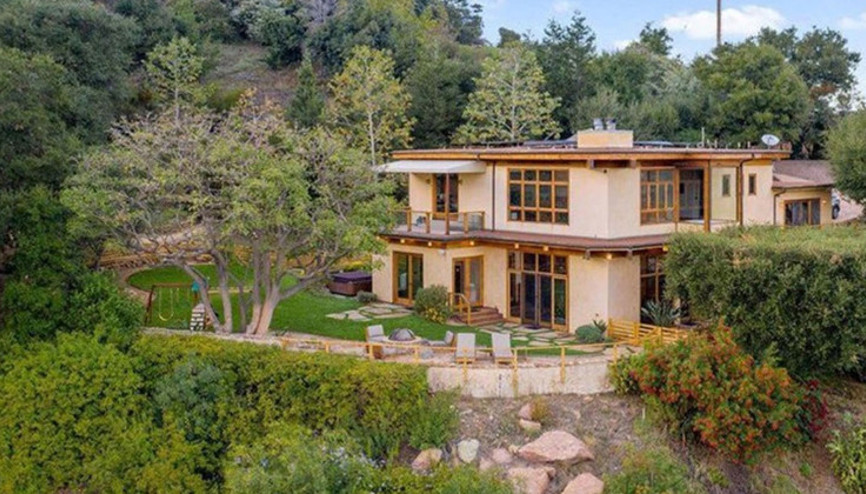 Ünlü çift dağ evini satıyor