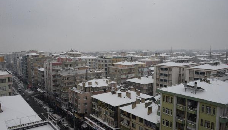 Pist kardan temizlendi, Diyarbakır Havalimanı 15,5 saat sonra ulaşıma açıldı