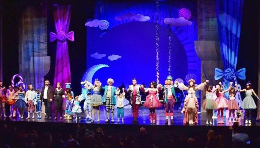 ‘Wolfie Harikalar Operasında’ sahnede