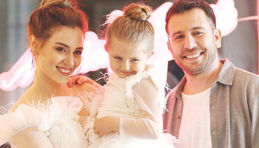 Hizmetçiler geliyor