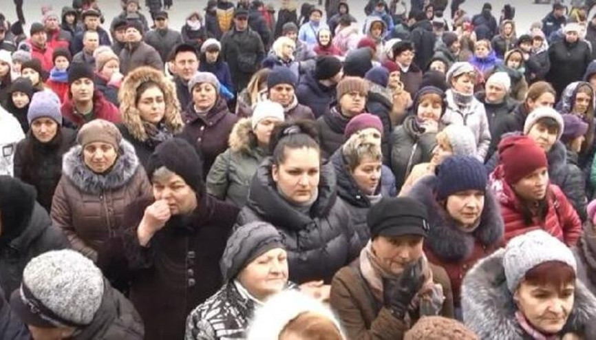 Ukraynalılar hastaneler önünde barikat kurdu