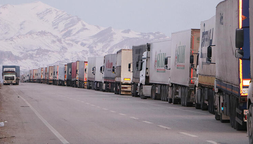 Gürbulak Gümrük Kapısında 5 kilometrelik TIR kuyruğu