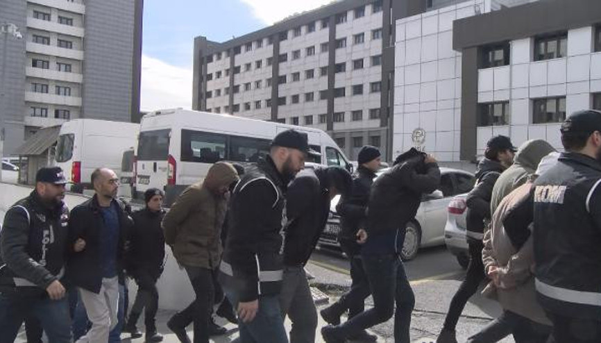 Son dakika haberler... Şehit edilen Rize Emniyet Müdürü Altuğ Verdi soruşturmasında 12 şüpheli adliyeye sevk edildi