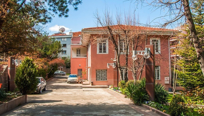 Cumhuriyetin ve ilklerin tanığı Pembe Köşk