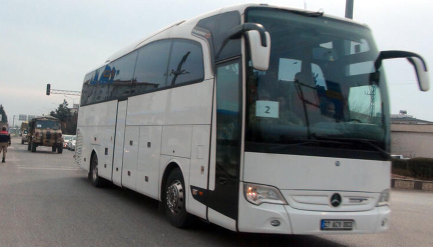 Sınırda askeri sevkiyat sürüyor