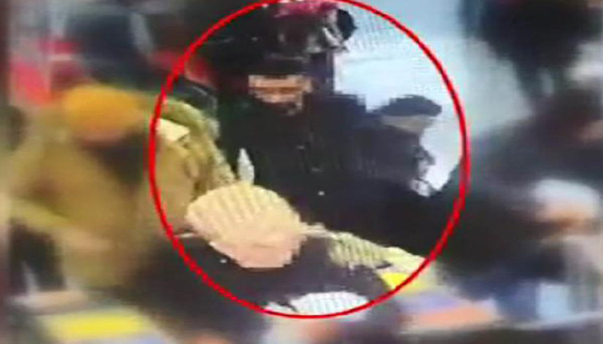 Beşiktaş vapur iskelesindeki yankesici yakalandı, hırsızlık anları kamerada