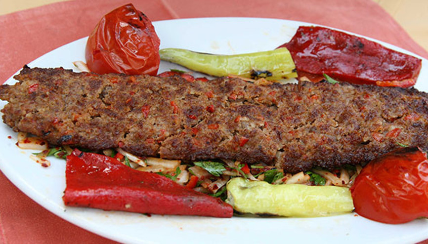 Adana kebabı nasıl yapılır Evde adana kebabı tarifi Adana kebabı nasıl yapılır Evde adana kebabı tarifi