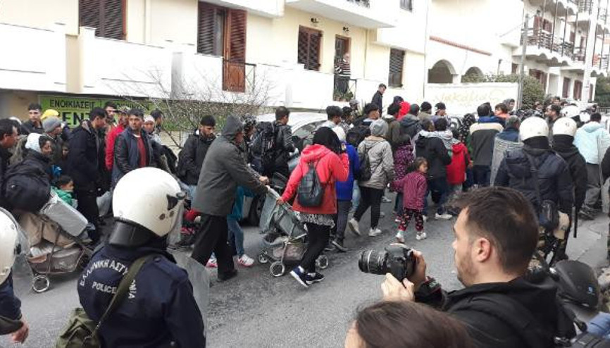 Midilli’de göçmenlerin gergin bekleyişi sürüyor