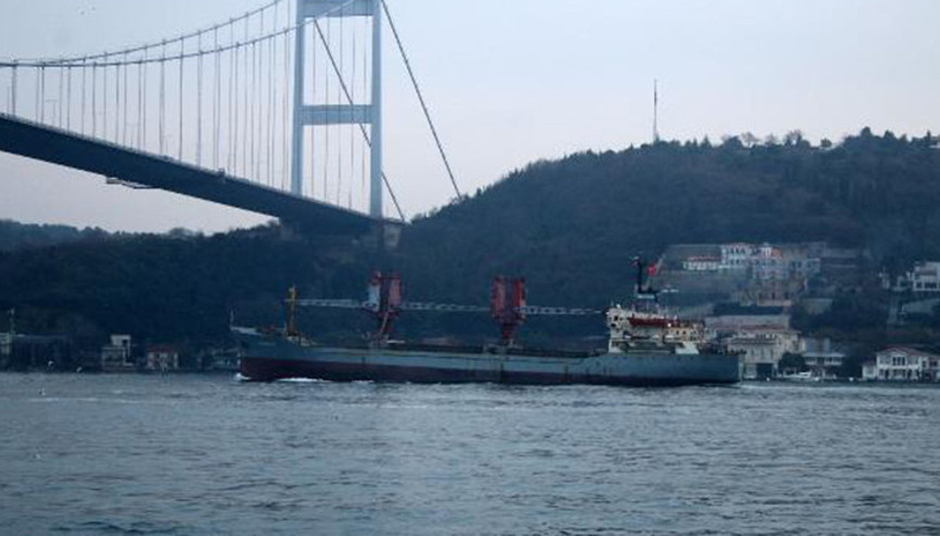 Rus askeri kargo gemisi Boğazdan geçti