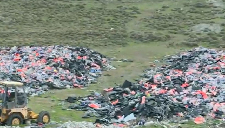 Midilli’de inanılmaz görüntüler Can yeleği mezarlığı