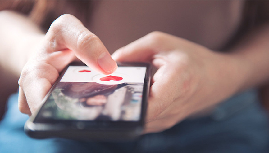 İlk Adımı Atabilirsin Çünkü Seninle İlgileniyor