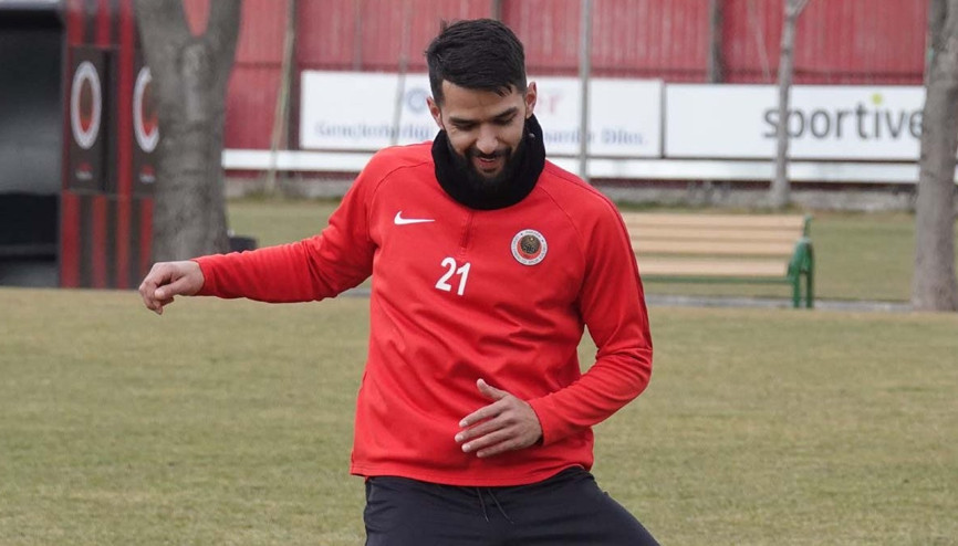 Candeias: Kendine güvenen hocamız, o güveni bize de veriyor...